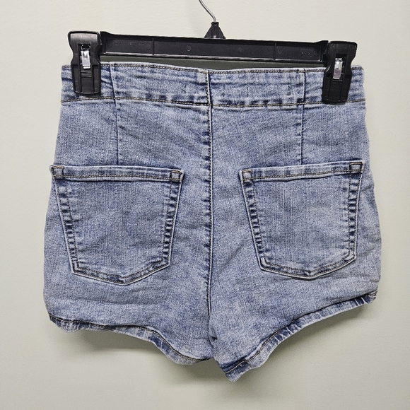 Wild Fable Jean Denim Short Light Wash No Pockets Highest Rise Zip Stretch Sz 4 - Picture 2 of 5